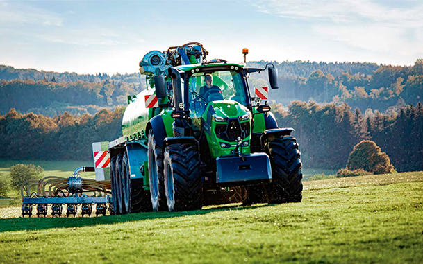 Трактор Serie 8 TTV